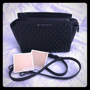 Barely used MICHAEL KORS convertible purse